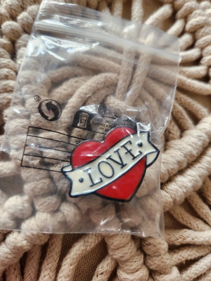 Lot broche et pins Mother love - photo numéro 3