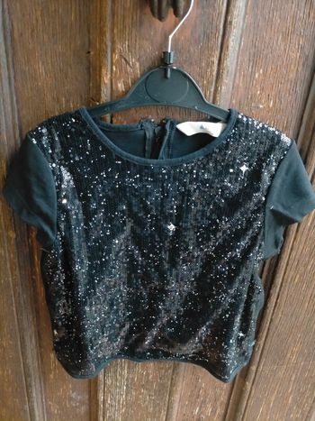 Très joli top Eleven Paris 4 ans