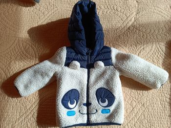 Manteau blanc et bleu