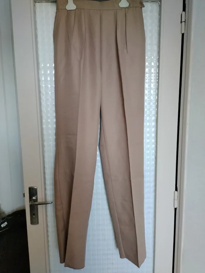 Pantalon neuf femme 46