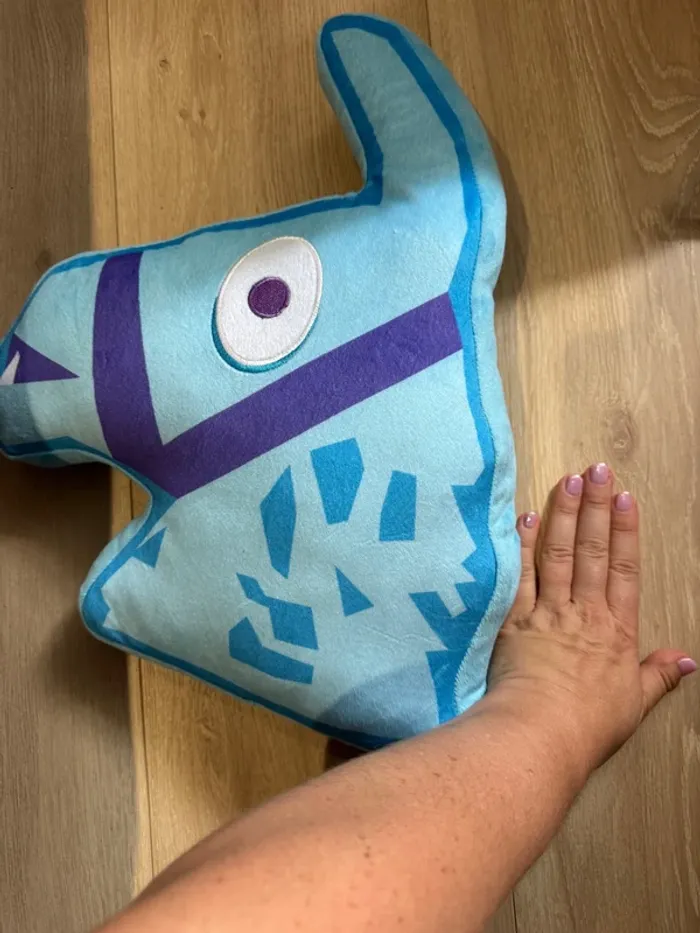 Coussin fortnite - photo numéro 3