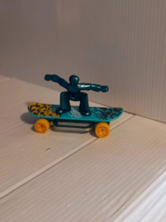 Hotwheel skate
