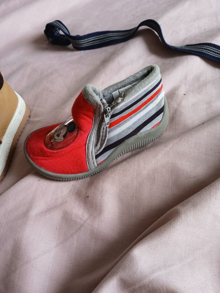 Chaussures bebe le paire à 7€ sauf le chausson 3€ - photo numéro 8