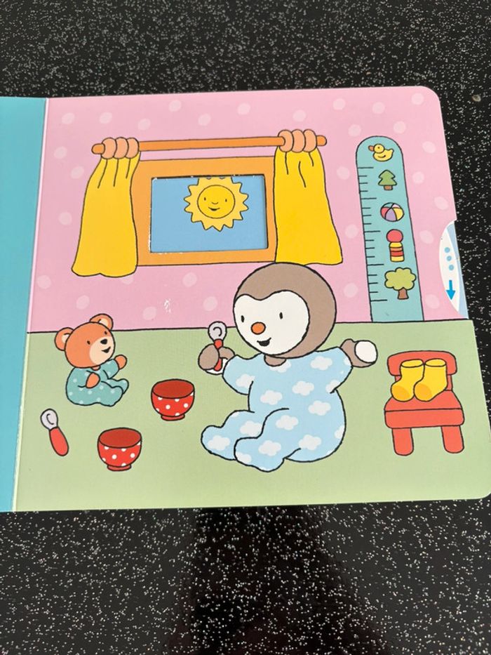 📚 Livre bébé “T’choupi s’habille” - Thierry Courtin - photo numéro 2
