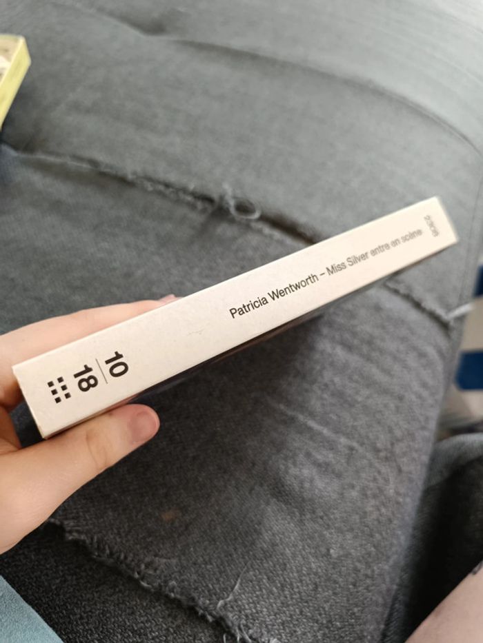 Miss Silver entre en scène - Patricia Wentworth - photo numéro 3