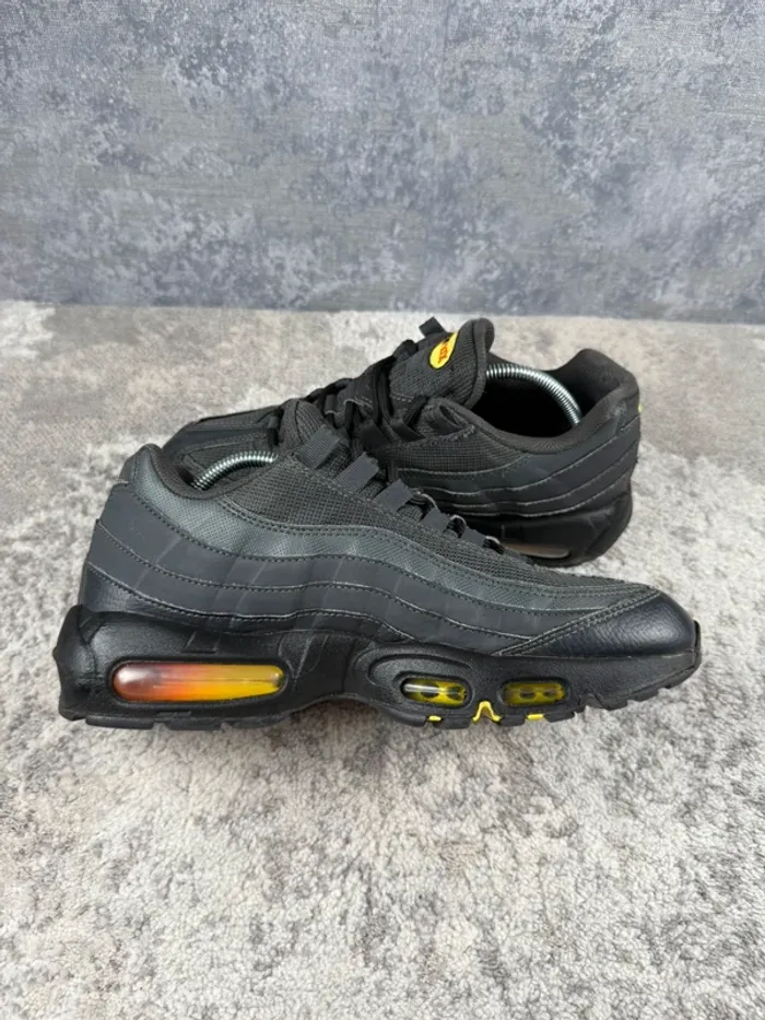 Nike Air Max 95 - Anthracite Safety Orange - Black & Grey & Red & Orange - photo numéro 6