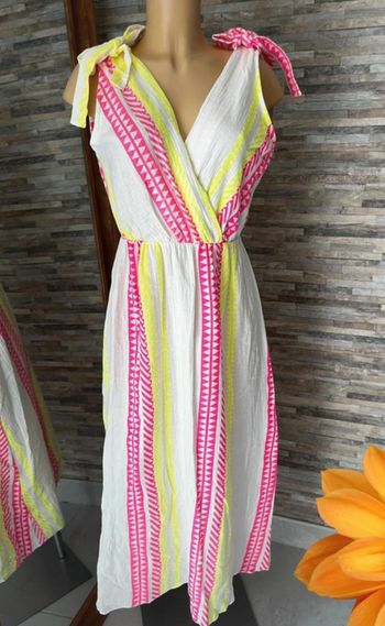 Superbe robe estivale blanche, rose et jaune