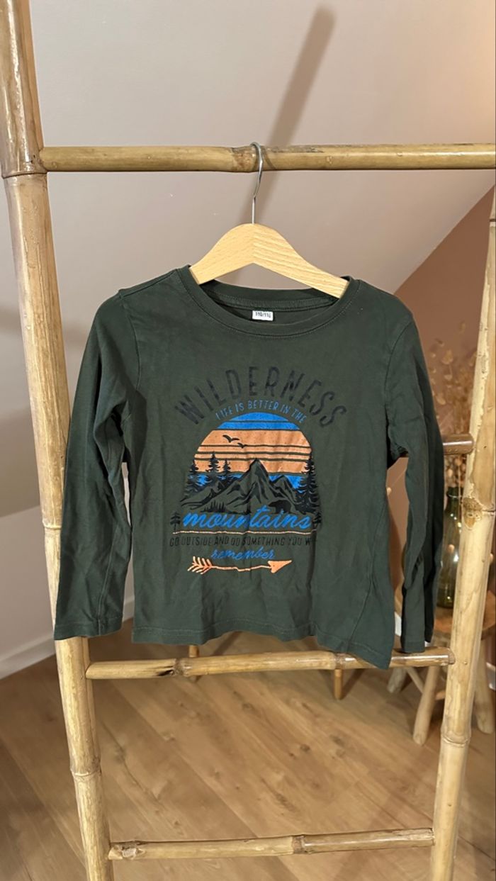 💜 Teeshirt manche longue sapin taille 5/6 ans 💜