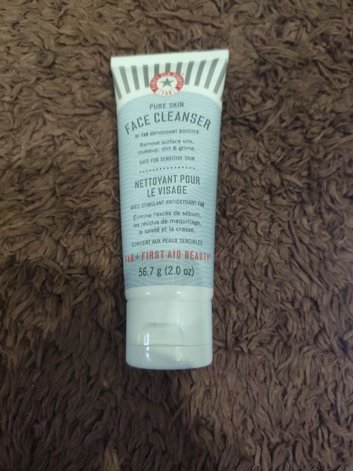 Nettoyant visage first aid beauty