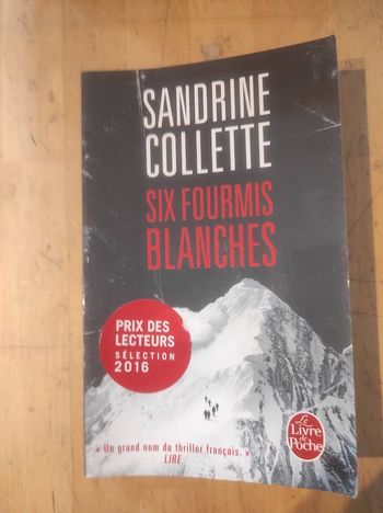 Six fourmis blanches Sandrine Collette Livre de Poche 2016