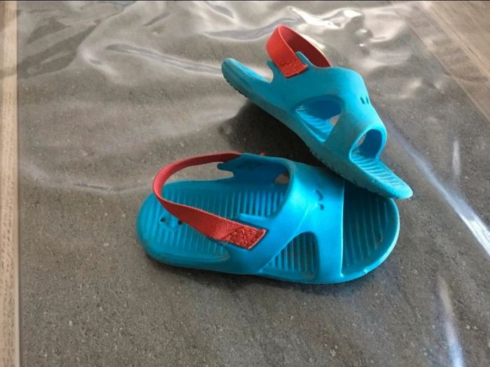 Nu-pieds plage garçon pointure 21/22 - photo numéro 2