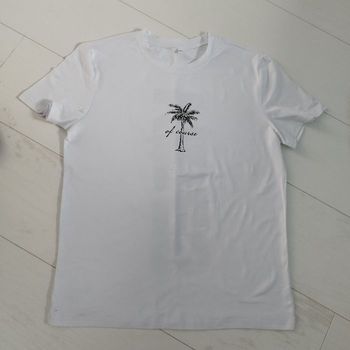 Tee shirt blanc assez large 
