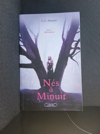 Livre - Nés à minuit - tome 1