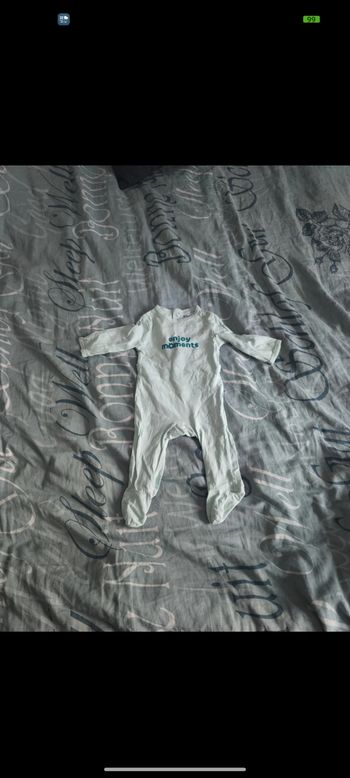 Pijama 1 mois en excellent état
