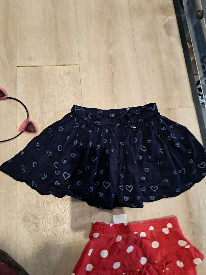 Lot de shorts et jupes 5 ans neuf - photo numéro 10