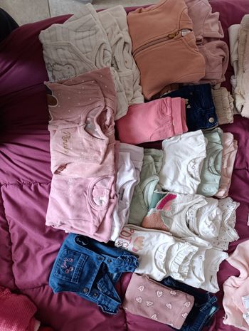 Lot 25 pièces 6 mois fille