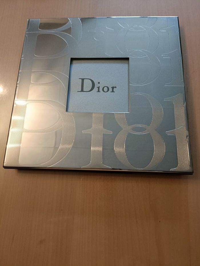 Cadre photo Dïör totalement neuf avec pochette en feutrine - photo numéro 4