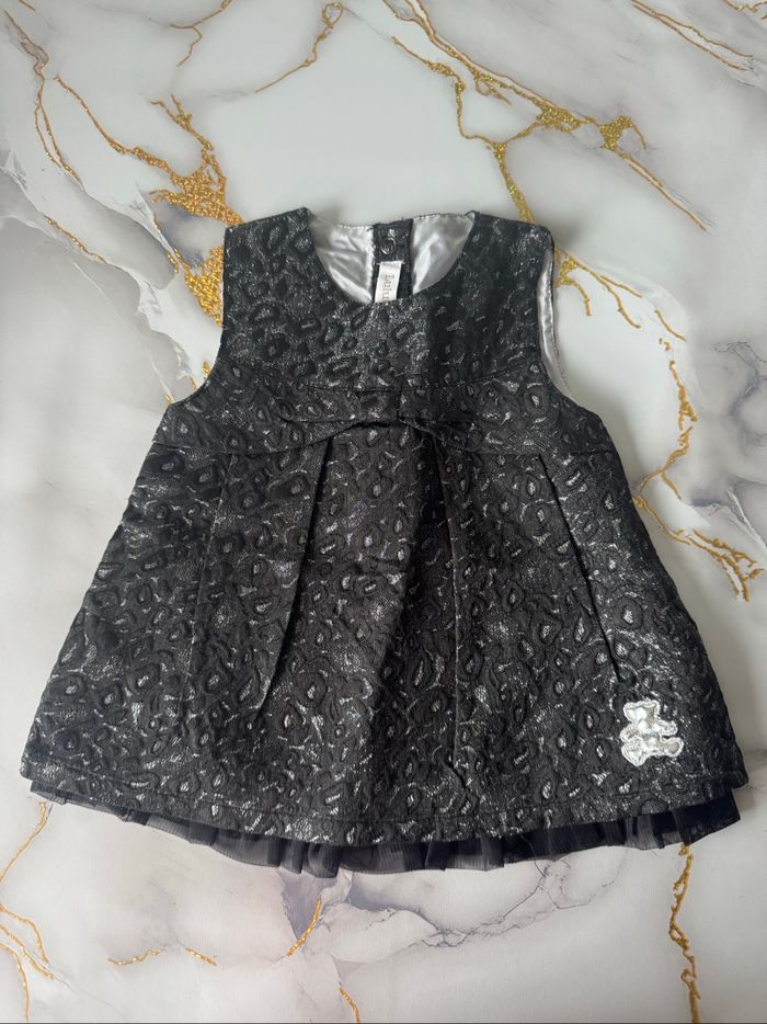 Robe noire à paillettes