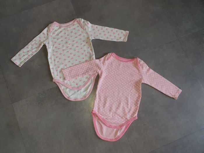 Lot de 2 bodie comme neuf Obaibi 6 mois - photo numéro 2