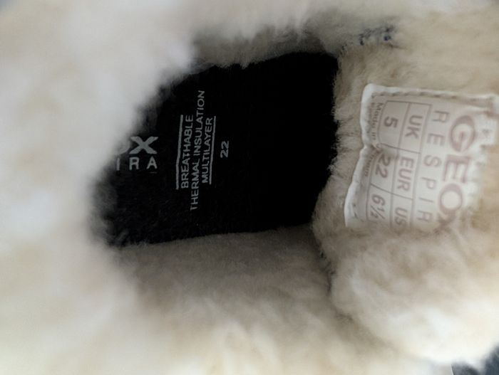 Chaussures fille chaudes. Taille 22. Neuf. Geox. - photo numéro 7