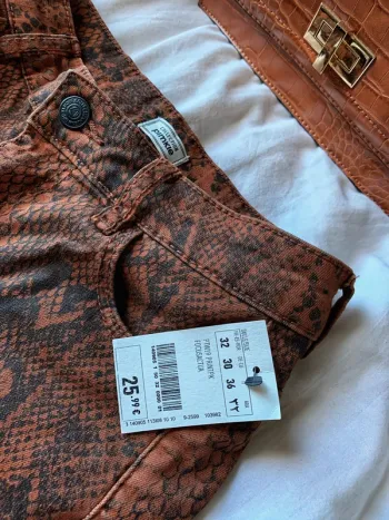 Pantalon camel / marron motif animal