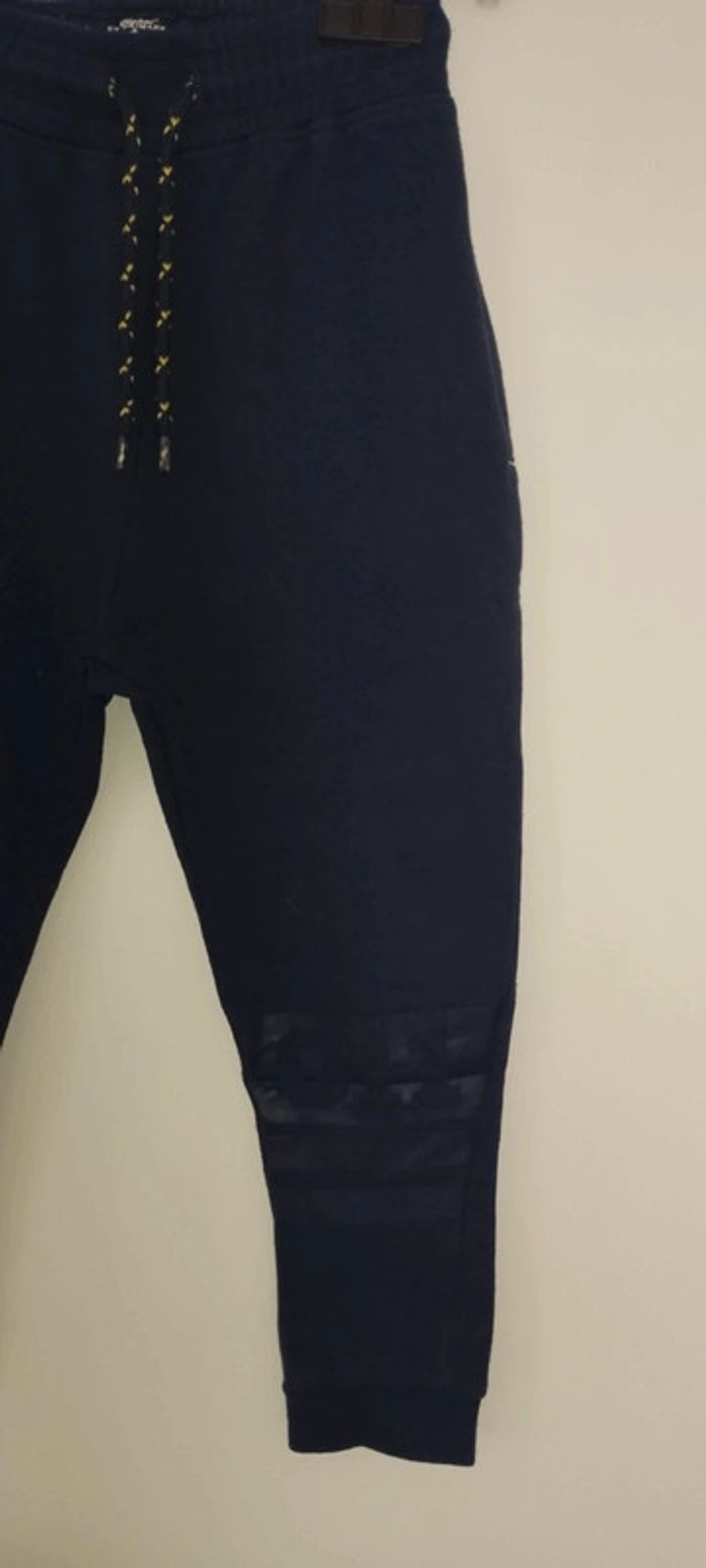 Bas de survêtement taille 6/7 ans - photo numéro 3