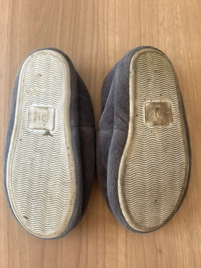 Pantoufles t-rex NPO pointure 31 - photo numéro 3