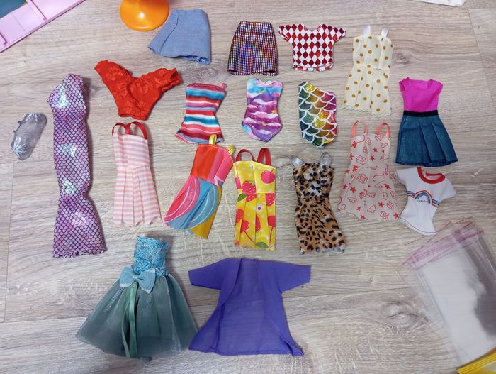 Lot barbie dressing - photo numéro 10