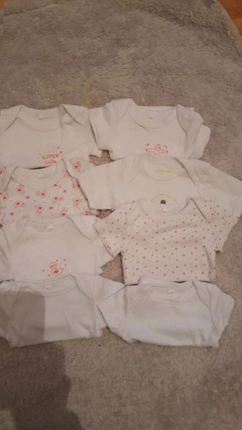 Lot de bodies 56cm