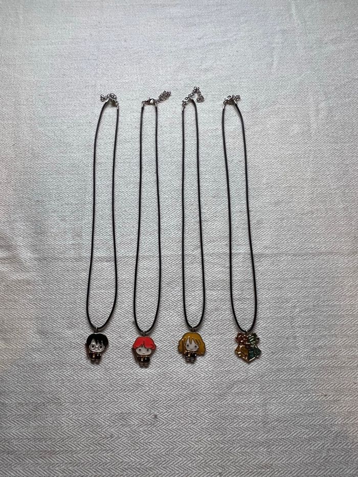 Lot 4 collier Harry Potter
