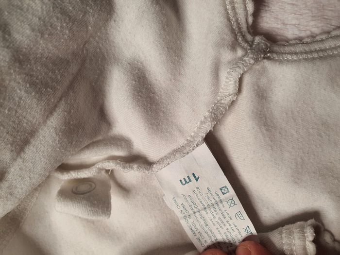 Lot 2 bodys et 1 brassiere - photo numéro 6