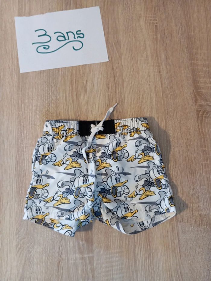 Short de bain taille 3 ans