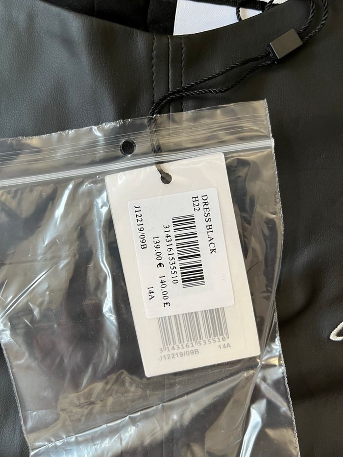 Robe Hugo Boss neuve - photo numéro 5