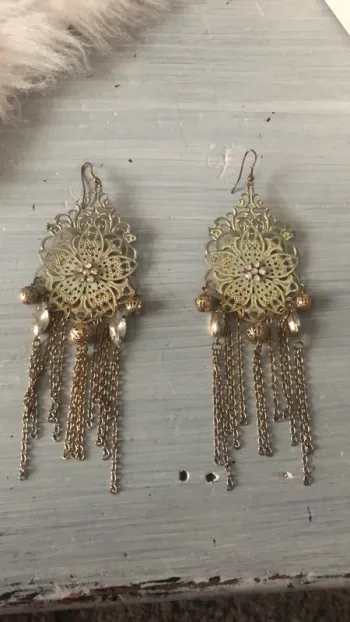 Boucles longues pendantes