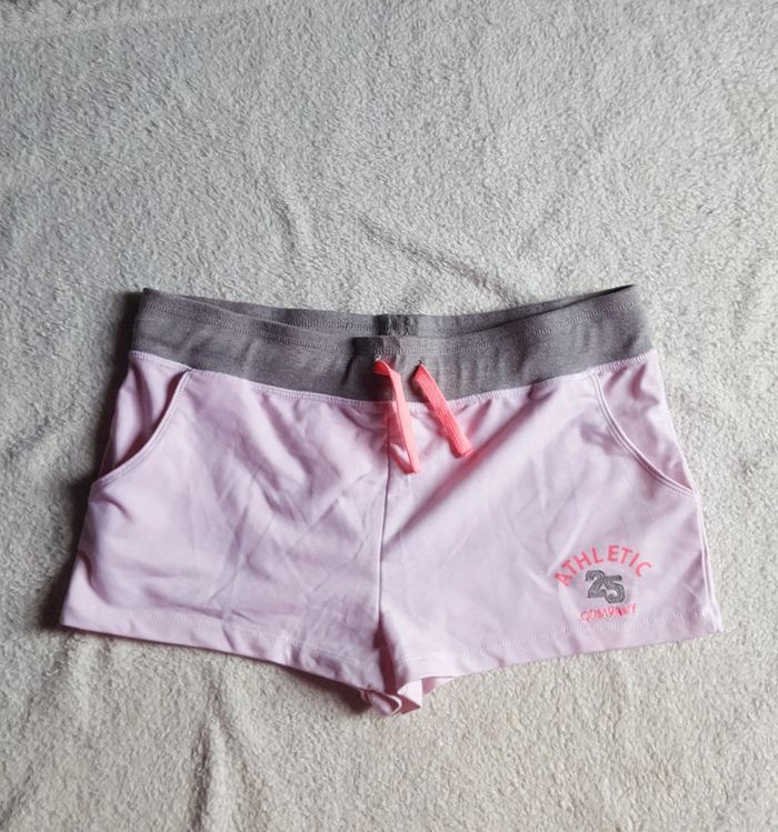 Short rose et gris 🛍 - photo numéro 5