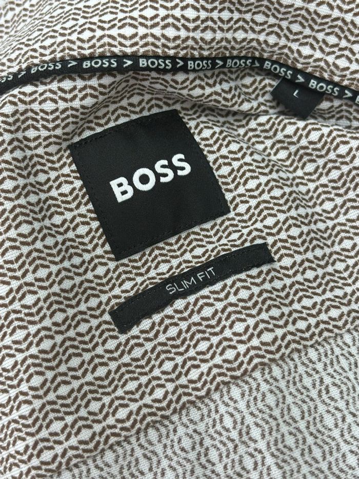 Superbe chemise Boss - photo numéro 3