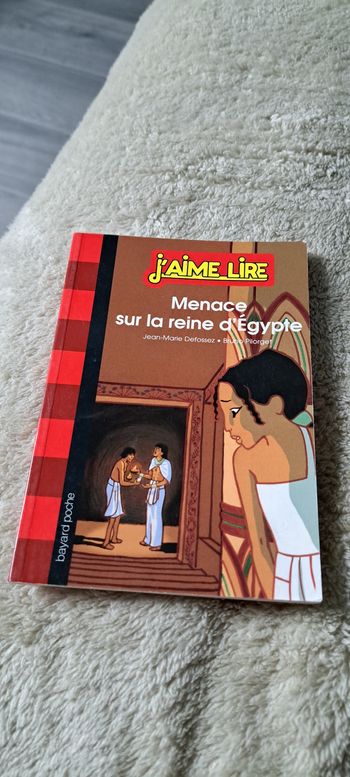 Livre menace sur la reine d'Égypte 