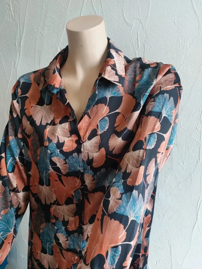 Longue chemise à motifs floraux élégante Taille L - photo numéro 2