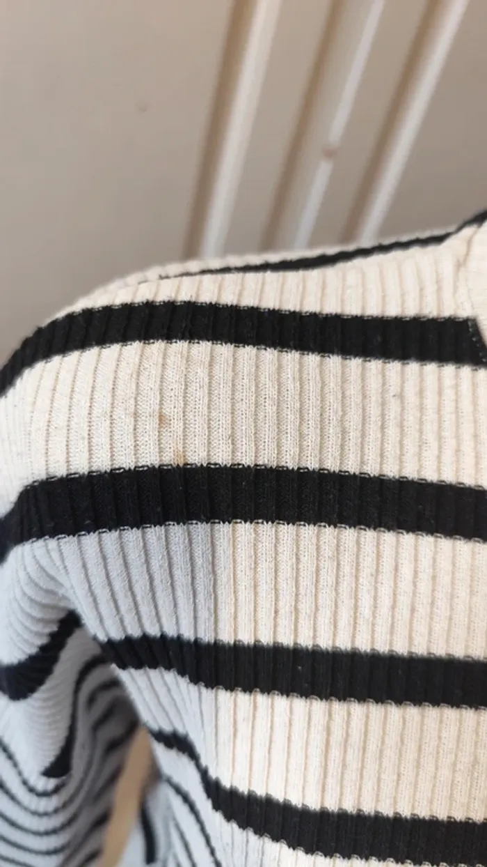 Pull court rayé noir et blanc T38 - Pull&bear - photo numéro 4