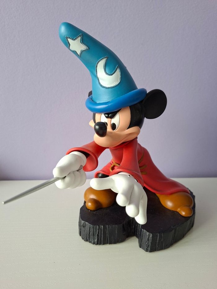 Figurine lumineuse Disney Mickey apprenti sorcier Fantasia.