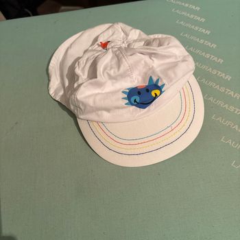 Vends casquette smiley 9-12 mois avec protection cou