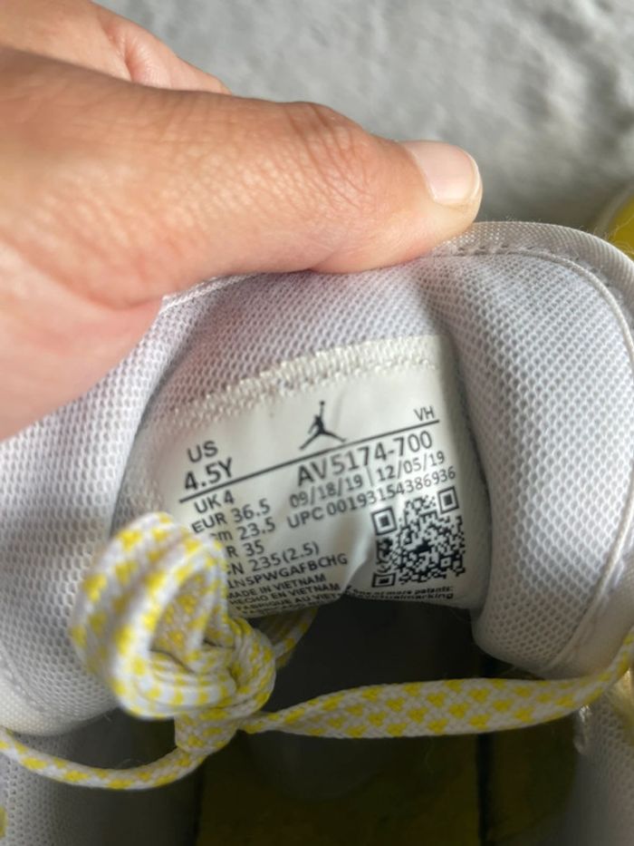 Basket Air Jordan 1 mid dynamic yellow. 🌼 - photo numéro 5