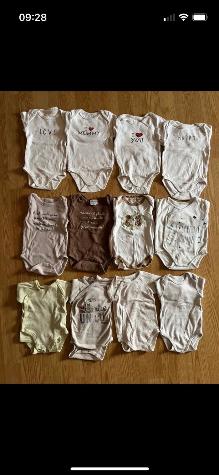 Lot de 12 bodies 6 mois