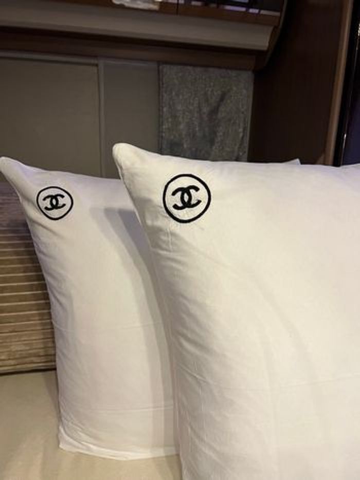 Taie d'oreiller brodé - photo numéro 2