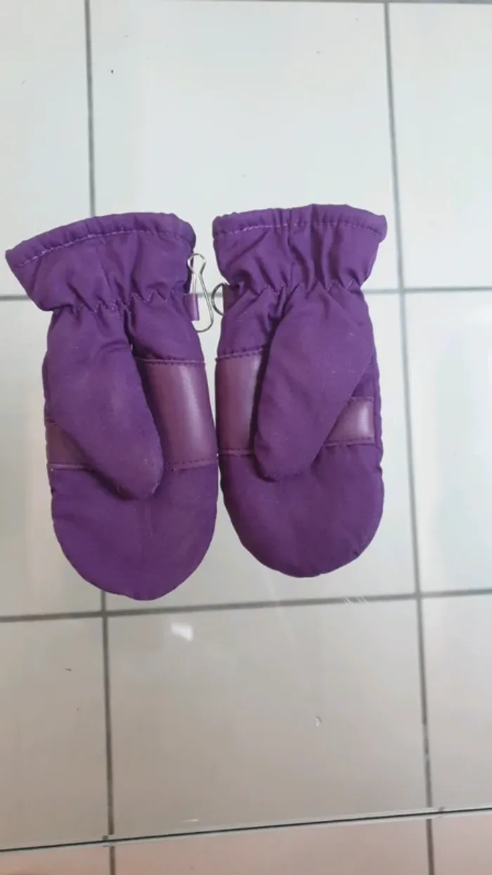 Gants/Moufles bébé violettes Mickey - photo numéro 2