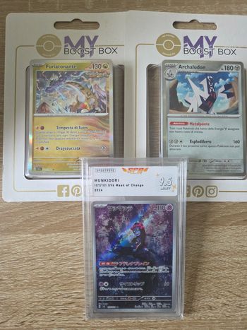 Carte Gradée Munkidori Japonaise + 2 Coffrets My Boost Box 
