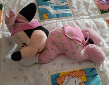 Peluche phosphorescent disney minnie