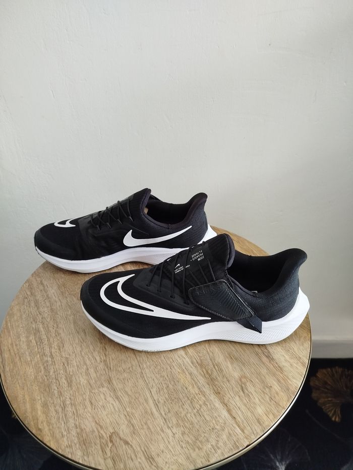 Baskets Nike T 40 - photo numéro 3
