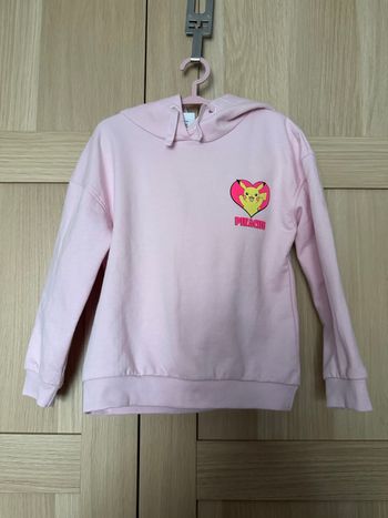 Sweat rose à capuche Pikachu Pokémon t.6ans