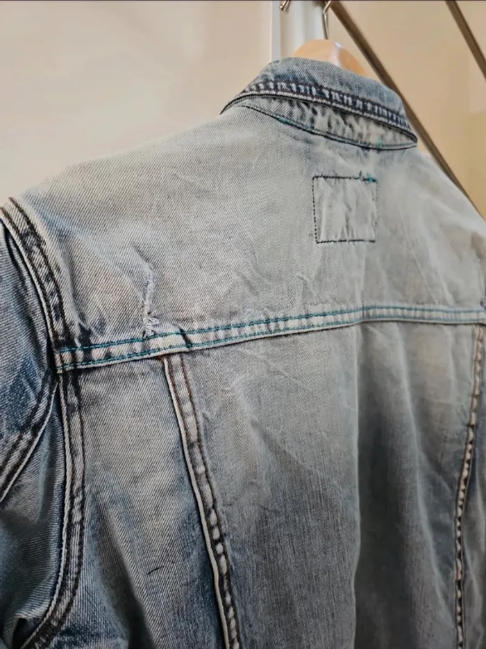 Veste en jean effet usé - photo numéro 8
